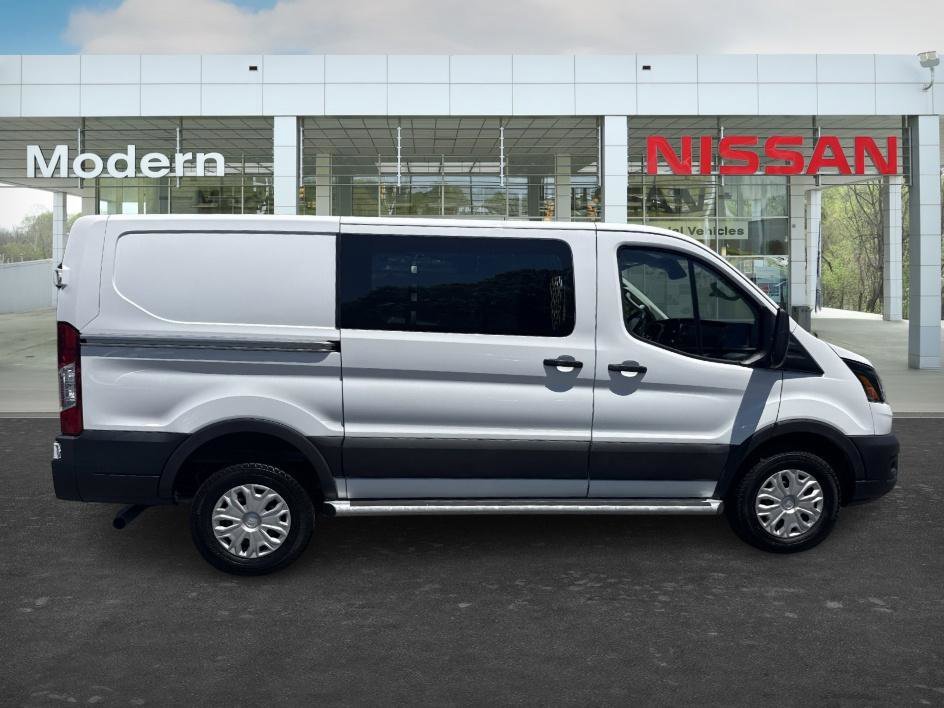Used 2025 Oxford White Ford Base image 6