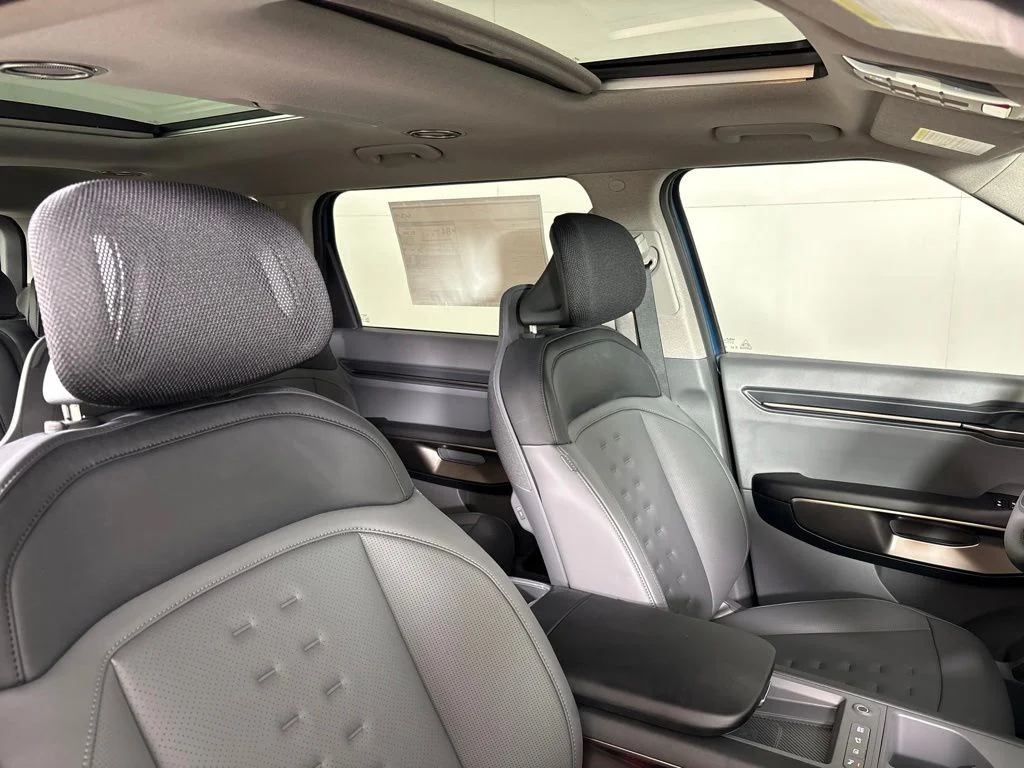 New 2026 Ocean Blue Kia Wind AWD image 19