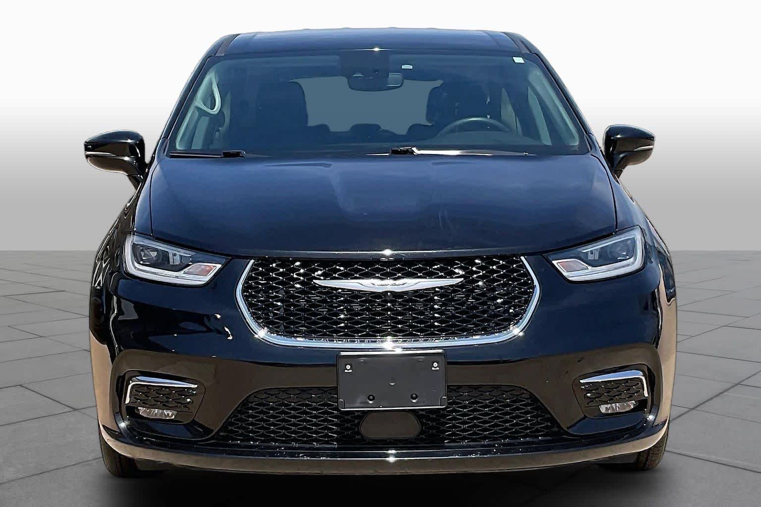 Pre-Owned 2024 Chrysler Pacifica Touring L