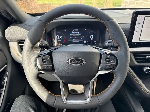 New 2026 Carbonized Gray Metallic Ford Tremor® image 18