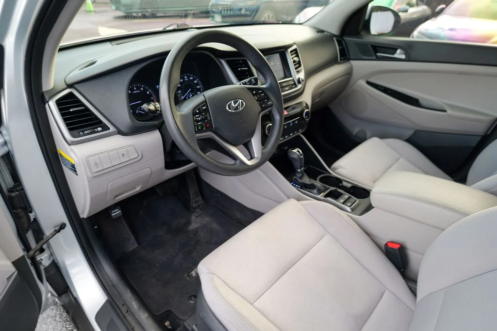 Used 2018 Molten Silver Hyundai SEL image 18
