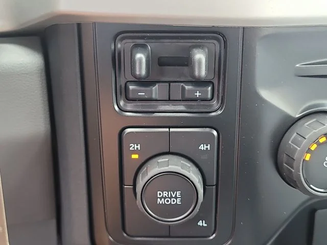 New 2026 Oxford White Ford XL image 27
