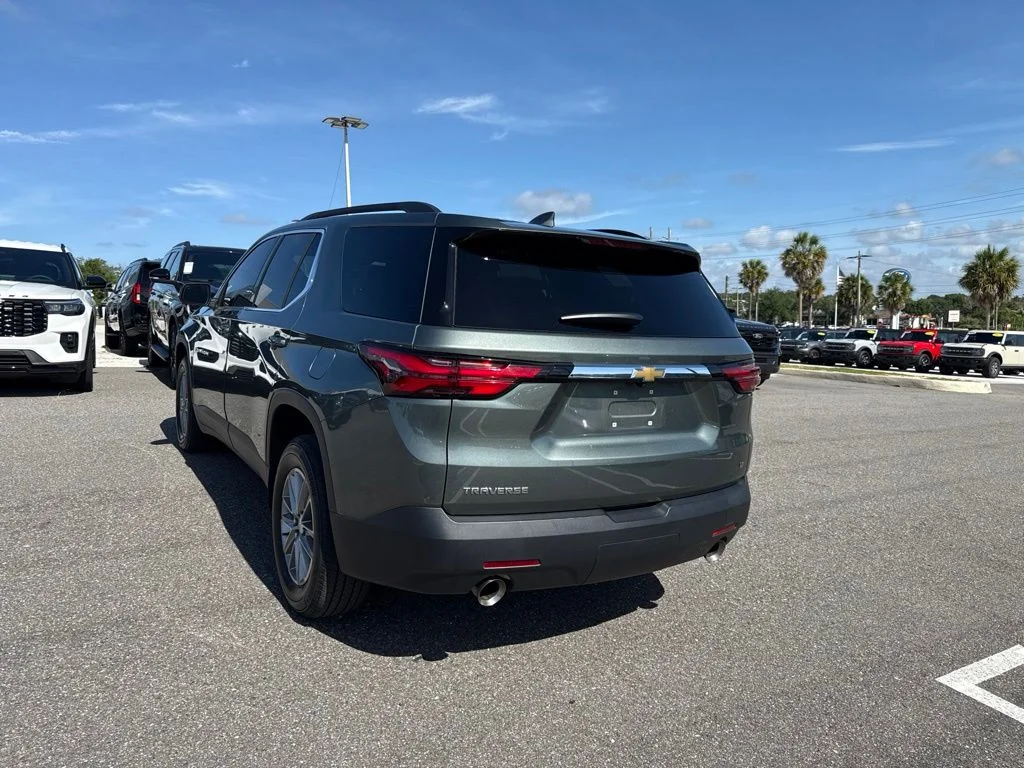Used 2023 Silver Sage Chevrolet LT image 3