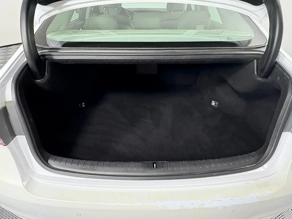 Used 2017 White Genesis 3.8 image 11