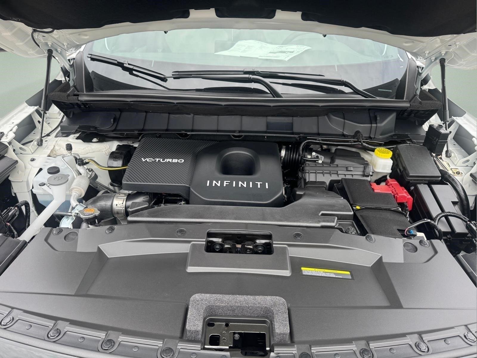 New 2027 RADIANT WHITE INFINITI Luxe AWD image 11
