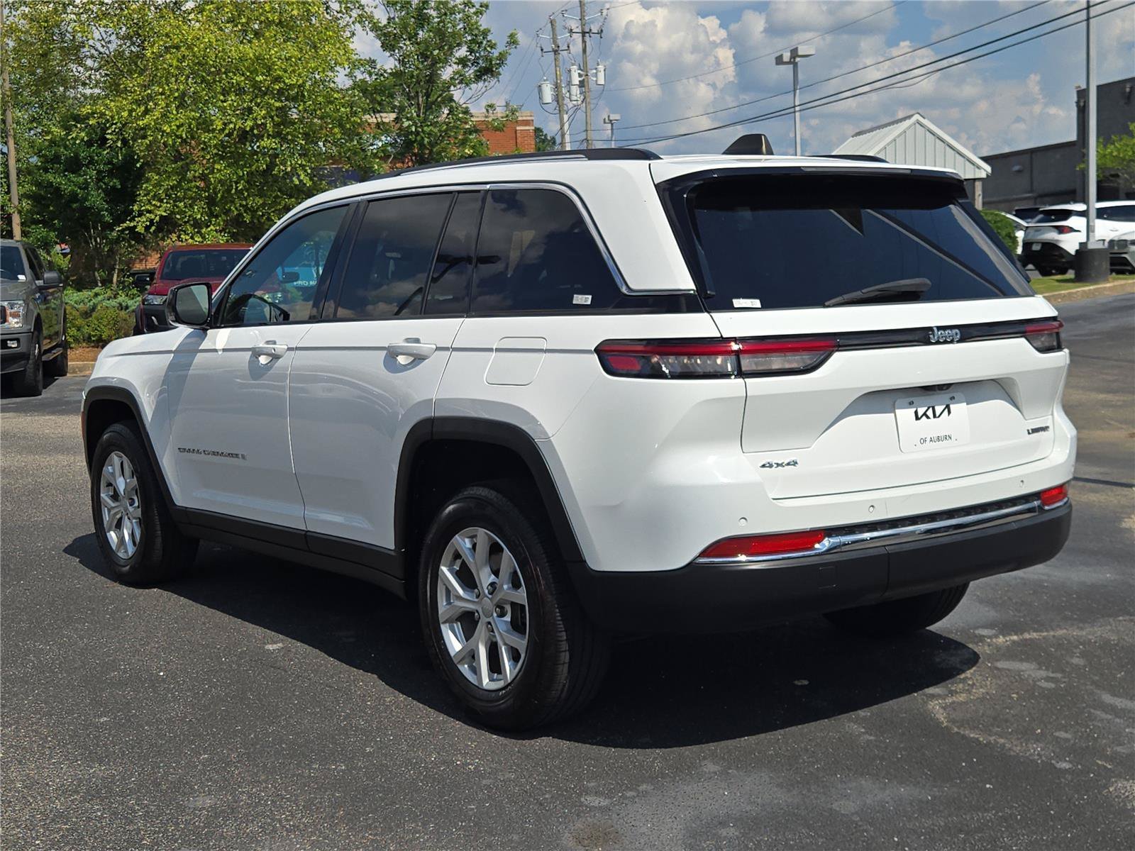 Used 2023 Bright White Clearcoat Jeep Limited image 8