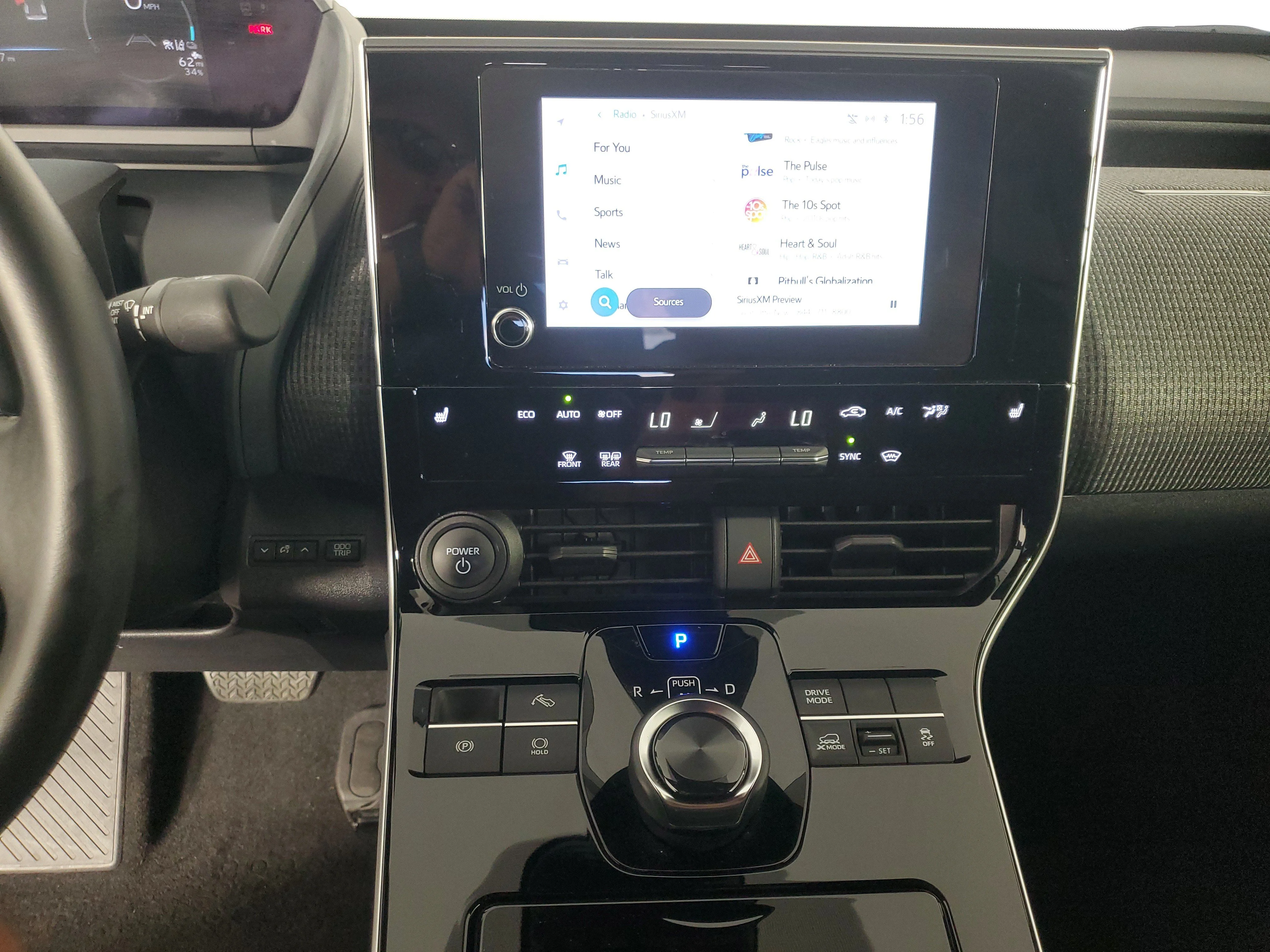 Used 2023 Cosmic White Pearl Subaru Premium image 16