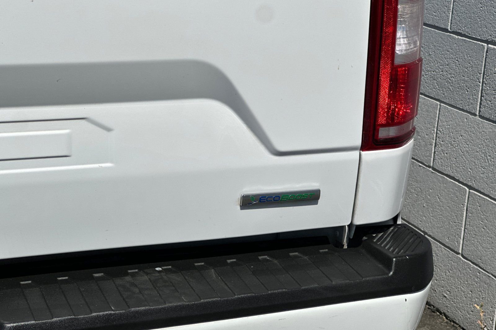 Used 2020 White Ford XL image 29