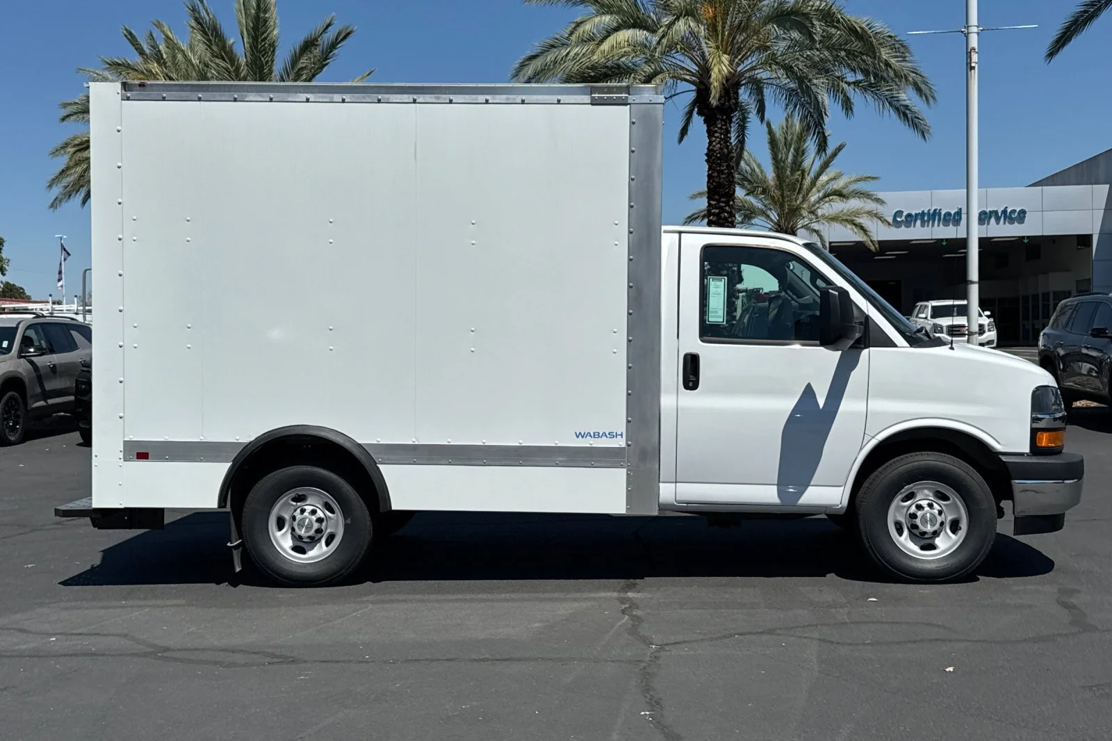 2026 Chevrolet Express Cutaway 3500 1WT view 2