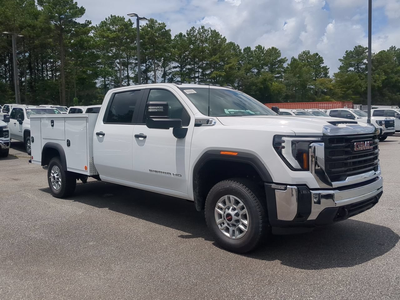 New 2026 Summit White GMC Pro image 2