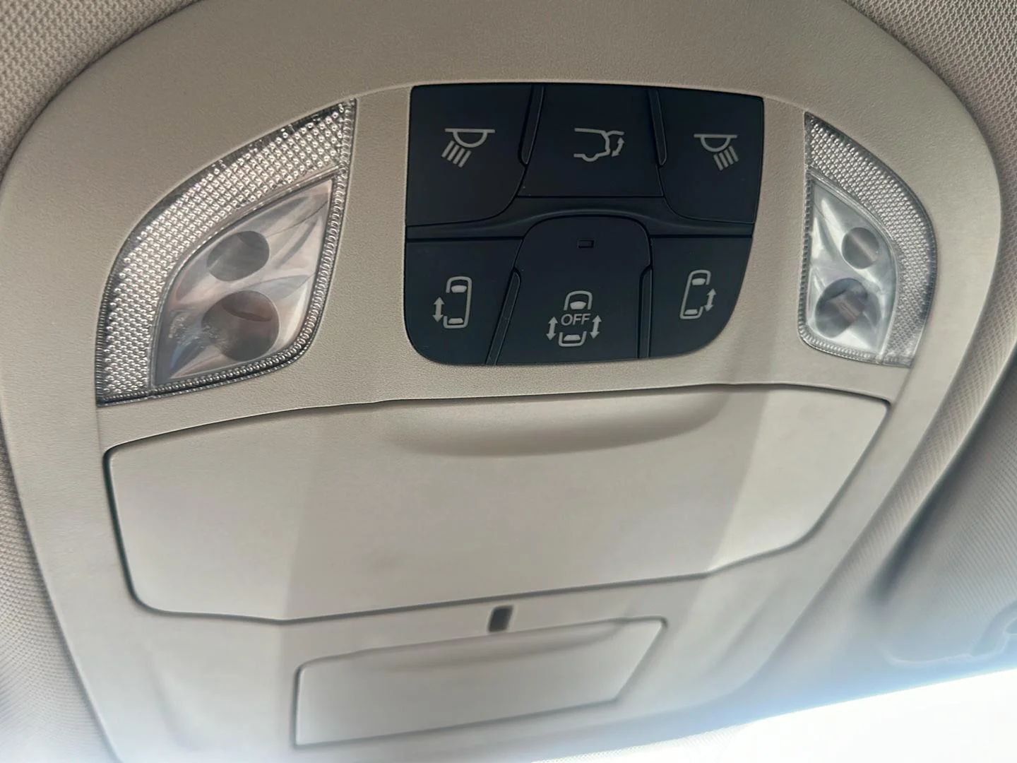 Used 2024 Diamond Black Chrysler Touring L image 25