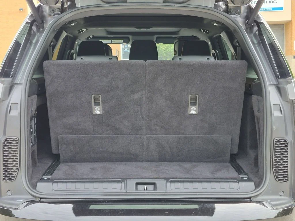Used 2022 Gray Land Rover S R-Dynamic image 6