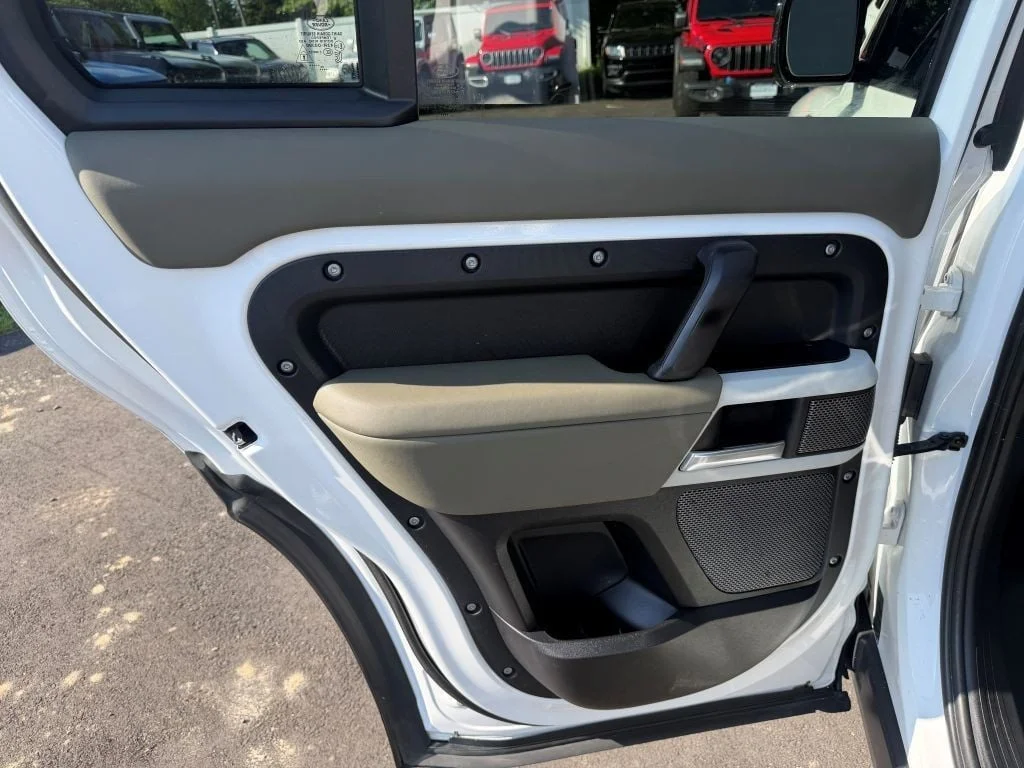 Used 2024 Fuji White Land Rover 110 P300 S w/ Air Suspension, Black Exterior Pkg & Tow Hitch image 21