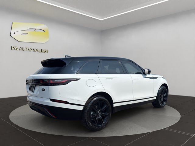 Used 2022 White Land Rover R-Dynamic S image 7