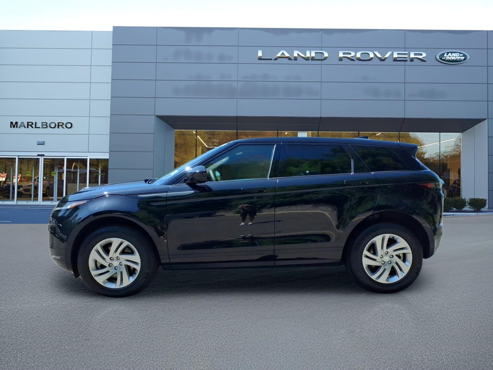 Used 2026 Santorini Black Metallic 1ag Land Rover S image 6