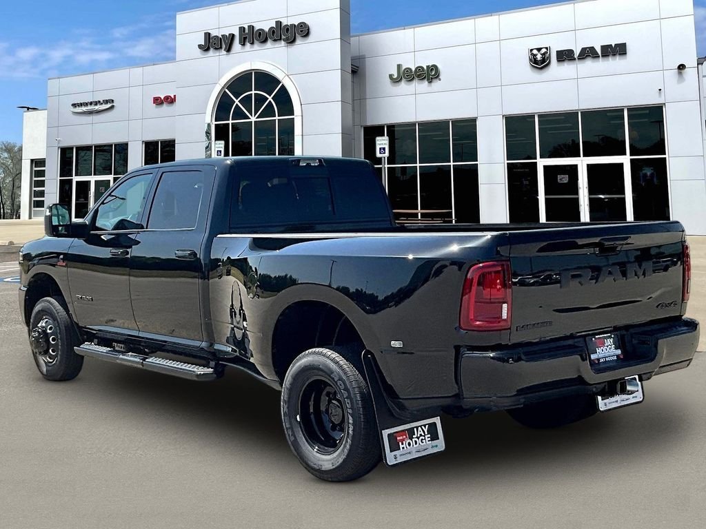 New 2026 Diamond Black Crystal Pearl-Coat Exterior Paint RAM Laramie image 3
