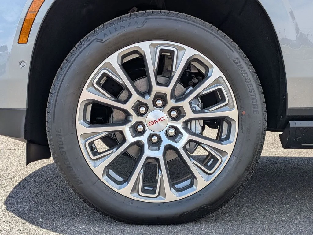 2026 GMC Yukon XL Denali - Photo 27