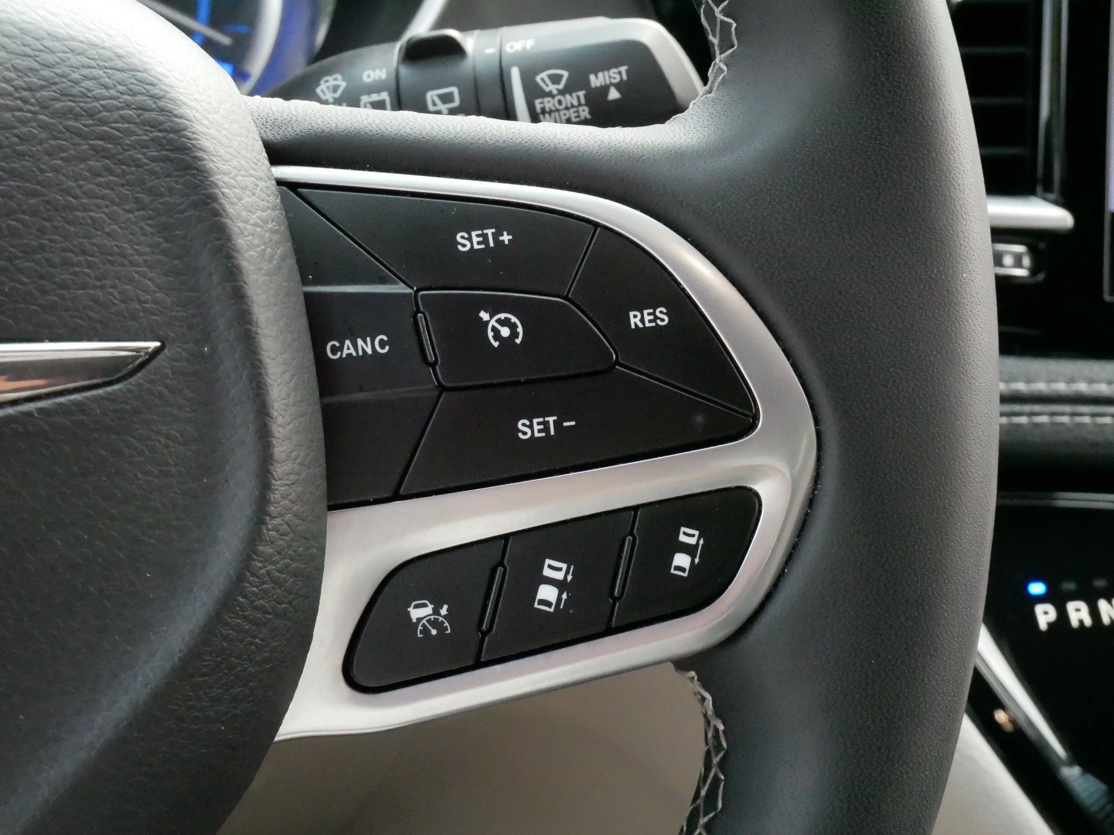 Used 2023 Brilliant Black Crystal Pearlcoat Chrysler Hybrid Touring L image 25
