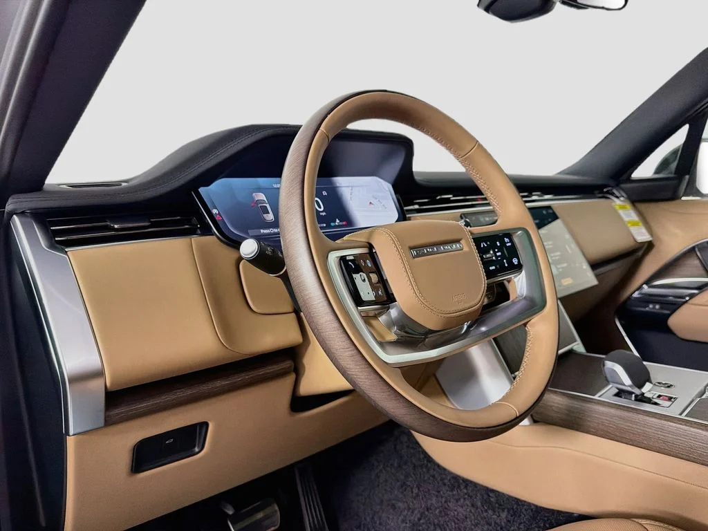 New 2026 Eiger Grey Land Rover SE image 9