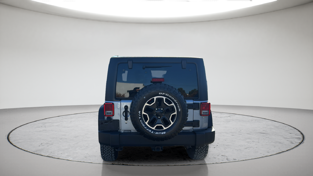 Used 2013 Silver Jeep Unlimited Sport image 10