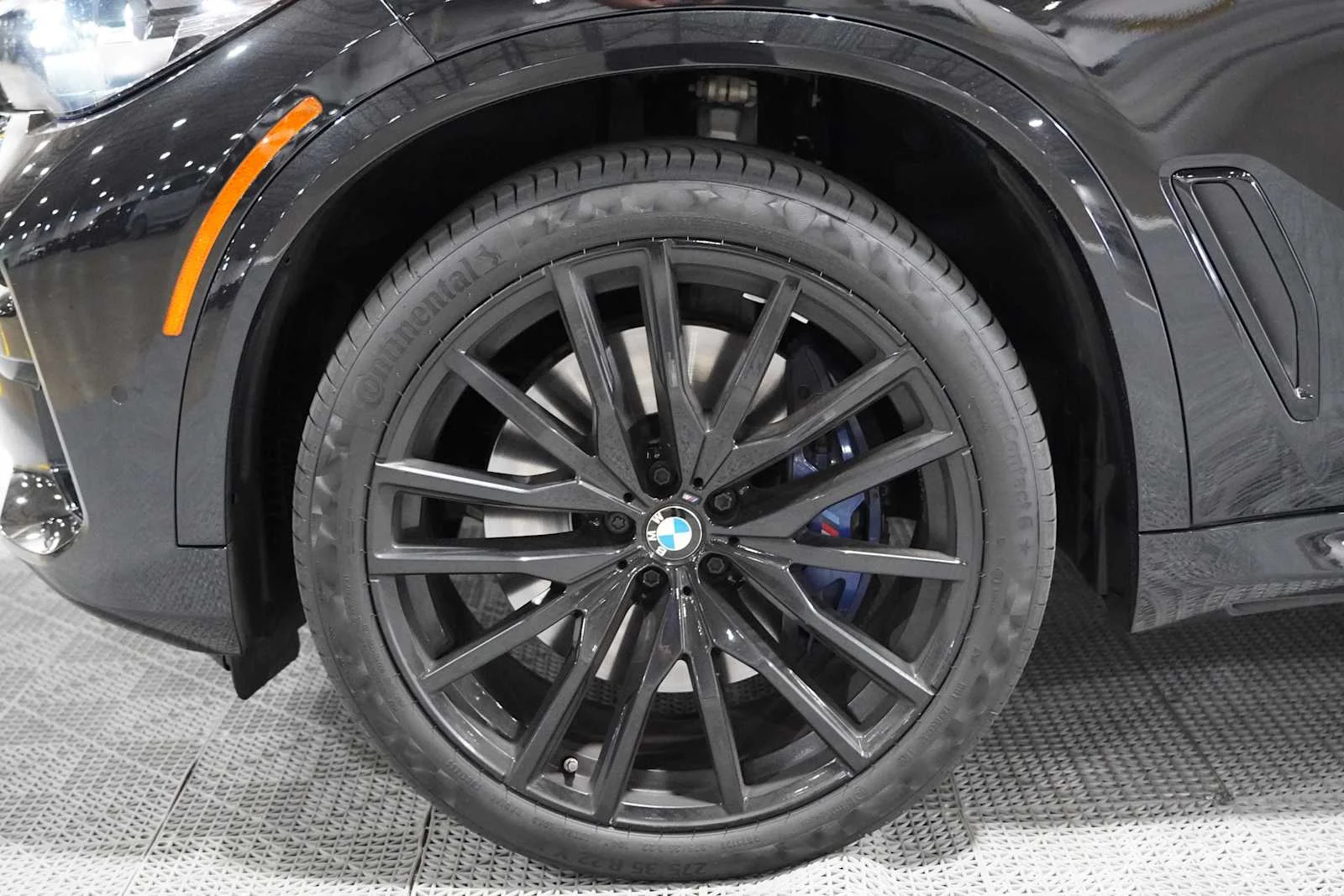 Certified Used 2023 Black Sapphire Metallic BMW M50i image 8