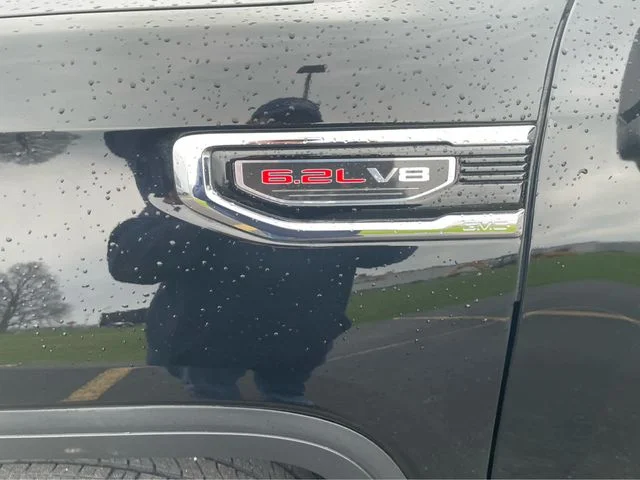 Used 2022 Black GMC Denali image 10
