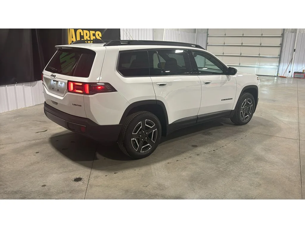 New 2026 Bright White Clear-Coat Exterior Paint Jeep Limited image 5