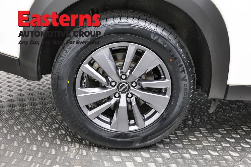 Used 2023 White Nissan SV image 32