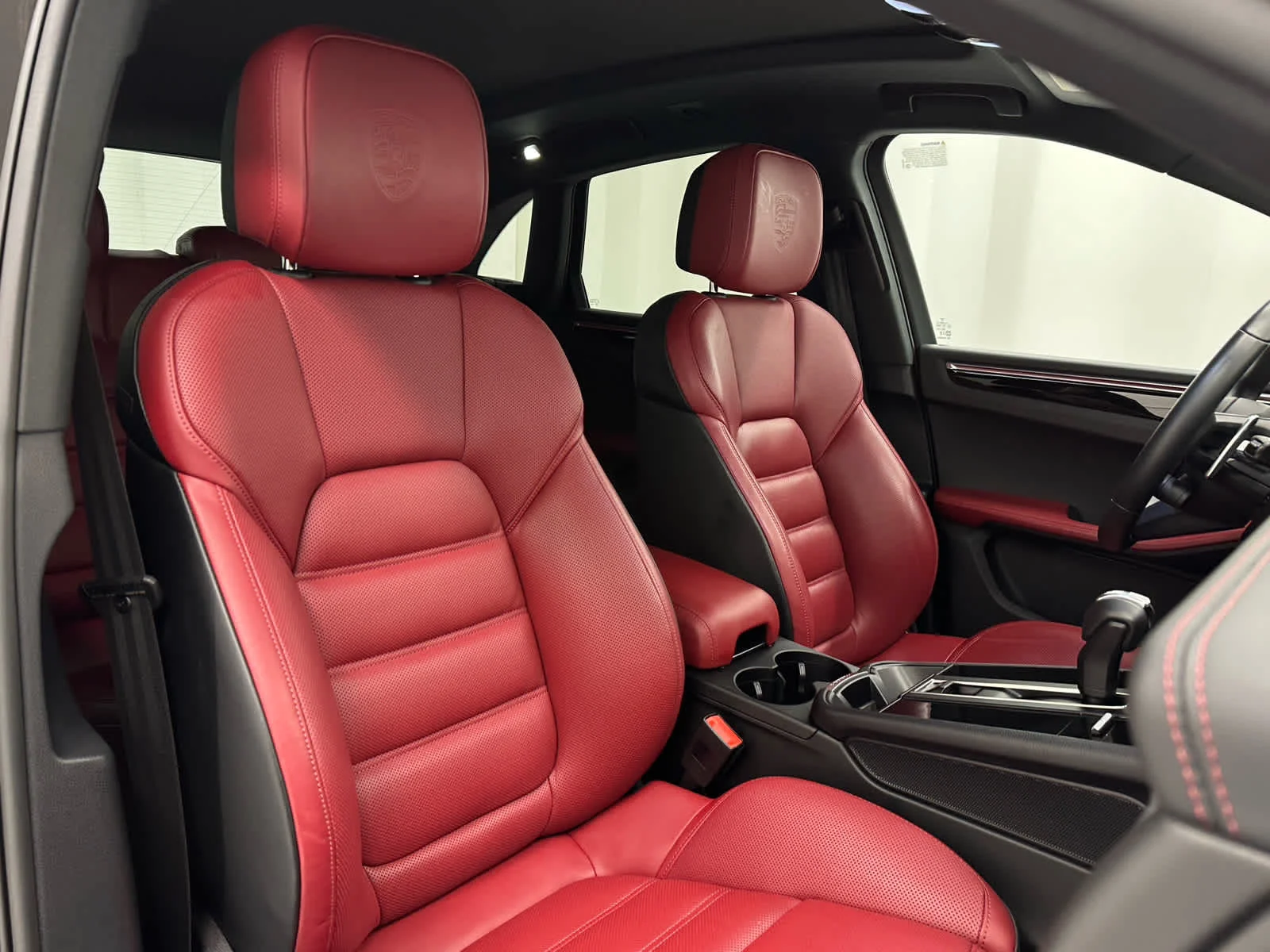 2024 Porsche Macan S - Photo 19