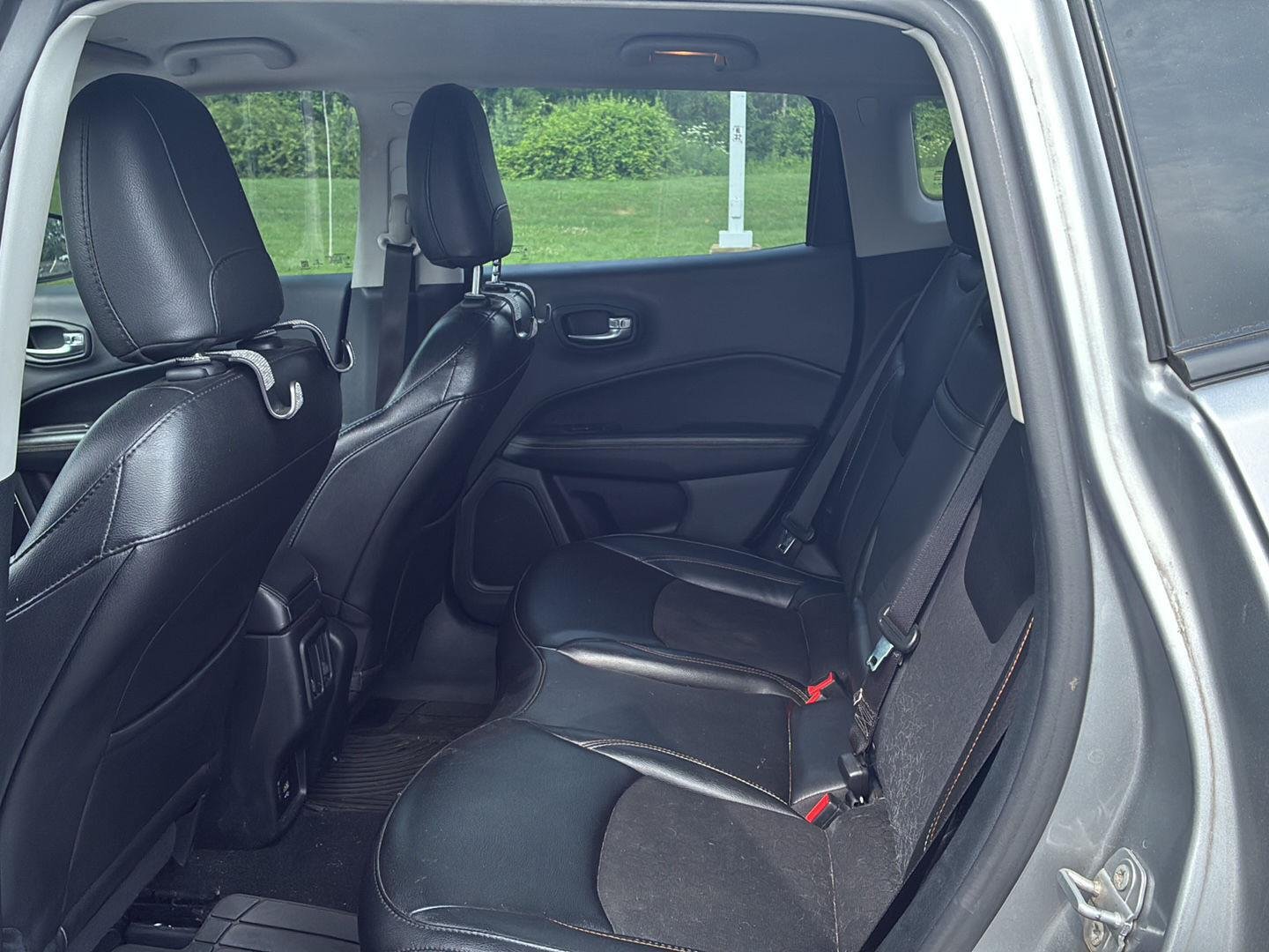 Used 2020 Billet Silver Metallic Clearcoat Jeep Latitude image 9