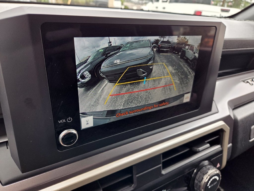 2025 Toyota Tacoma SR5 - Photo 33