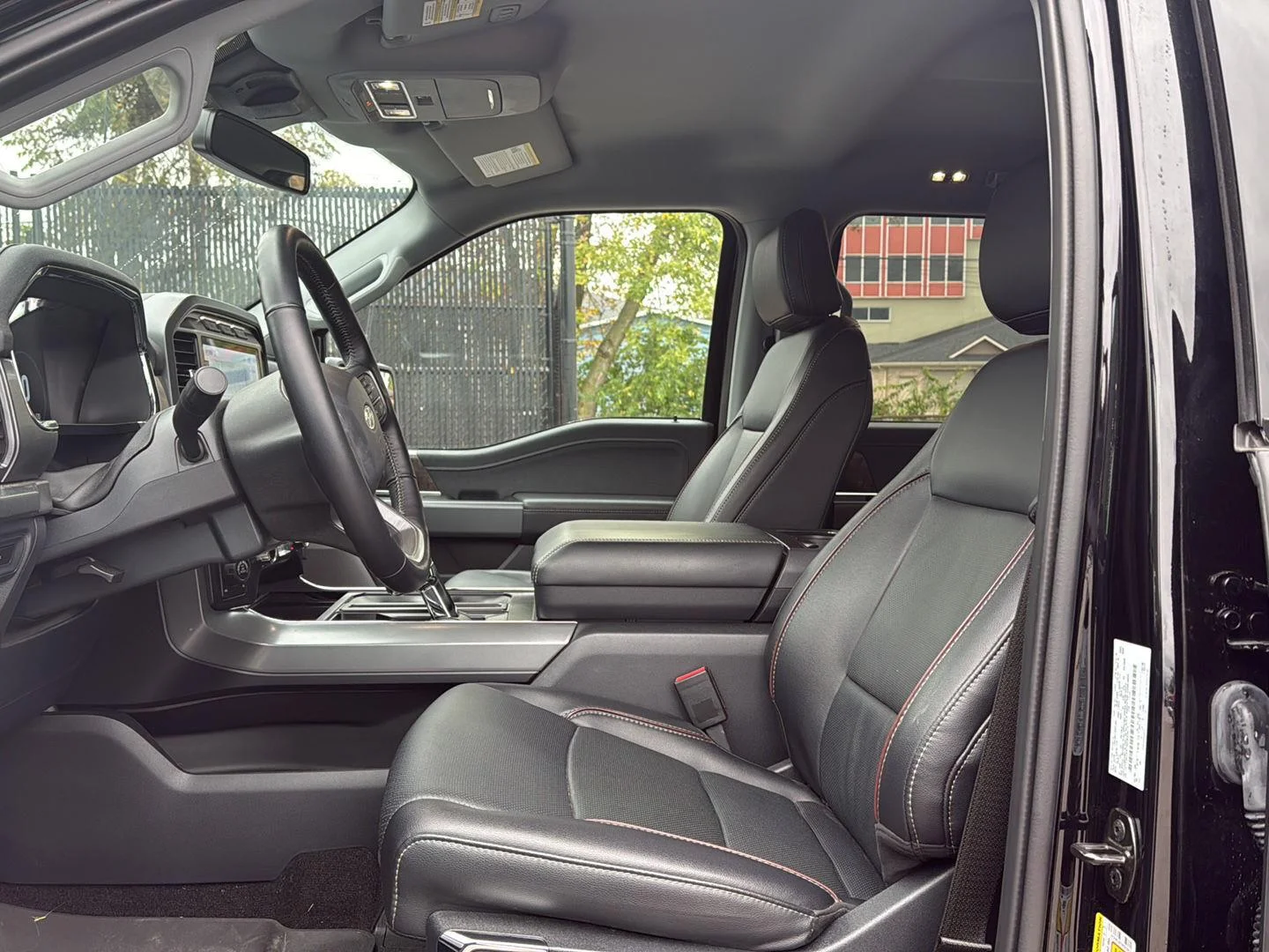 Used 2022 Agate Black Ford LARIAT image 9
