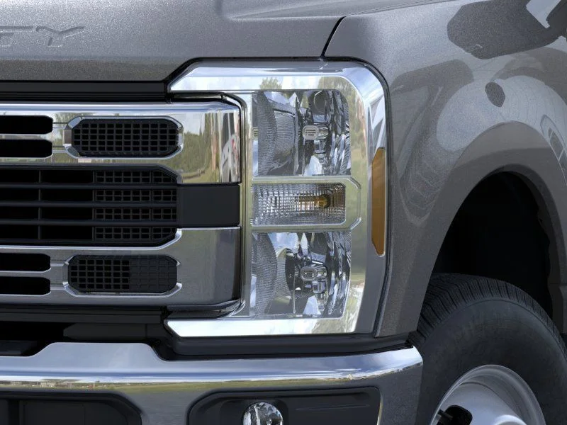 New 2026 Carbonized Gray Metallic Ford XLT image 18