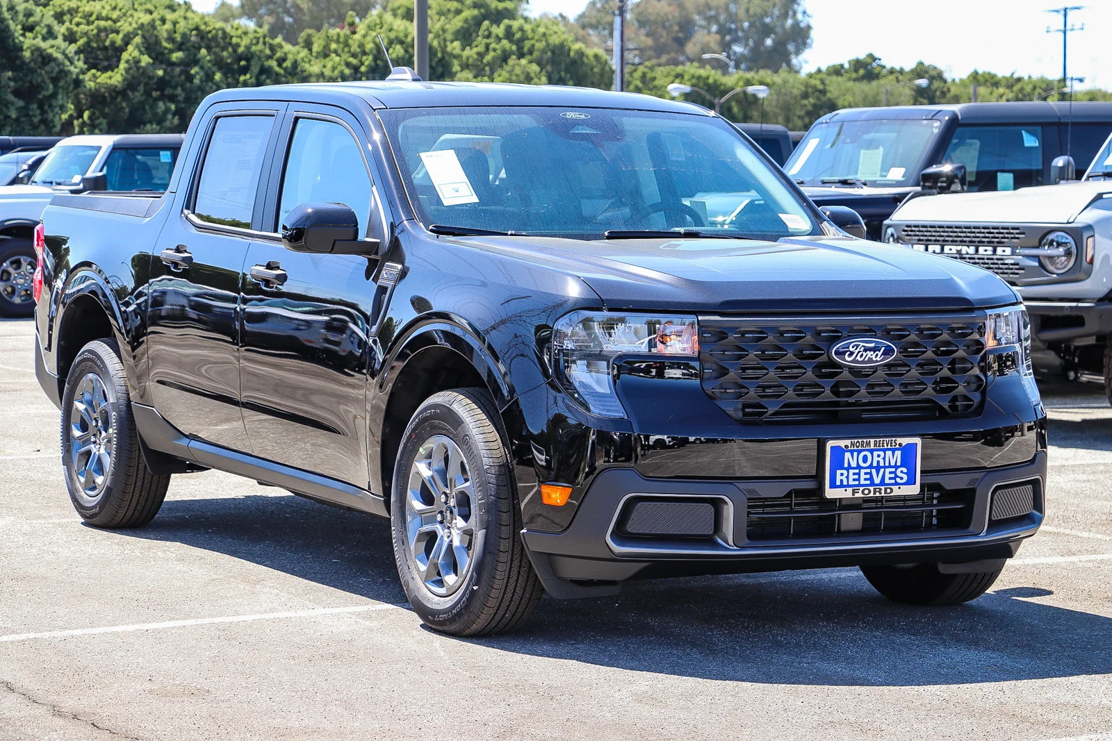 New 2026 Shadow Black Ford XLT image 3