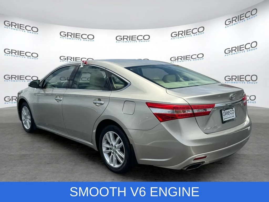 Used 2014 Beige Toyota XLE Premium image 5