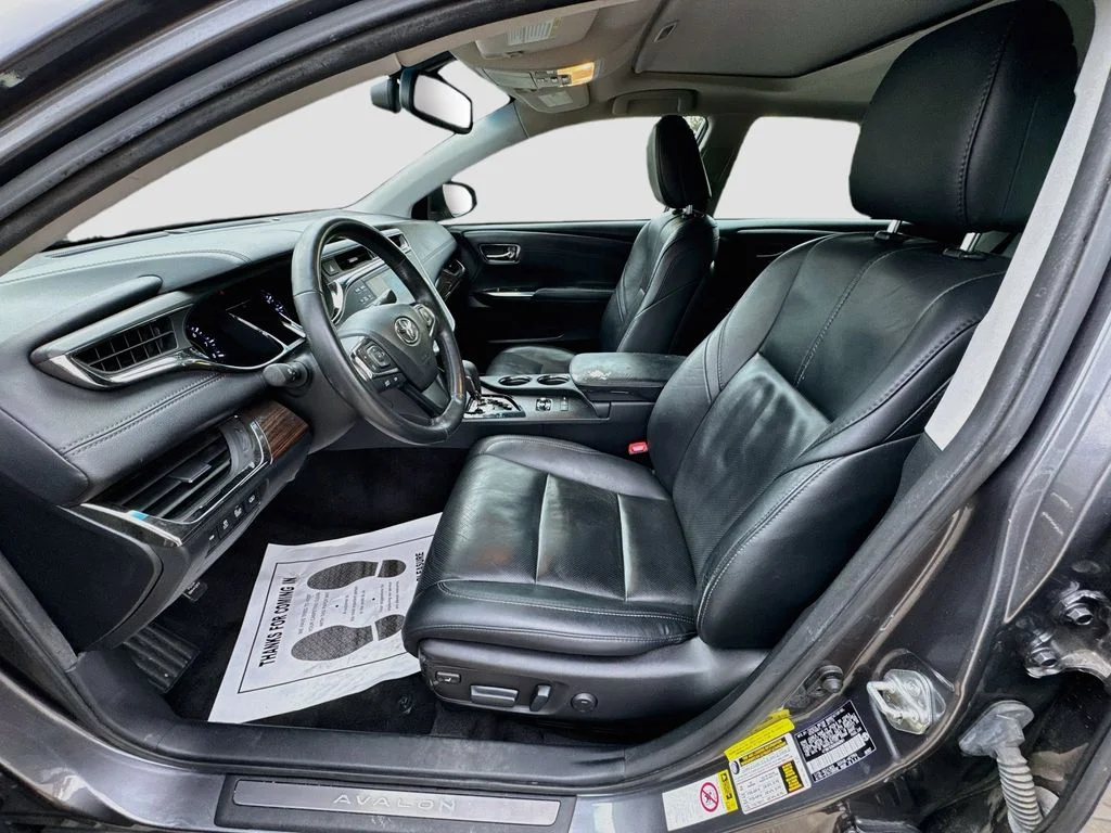 Used 2013 Gray Toyota XLE image 26