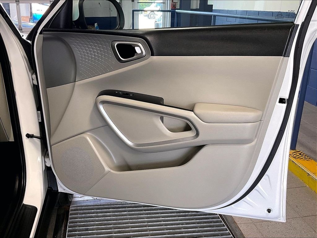 Used 2025 White Kia S image 12