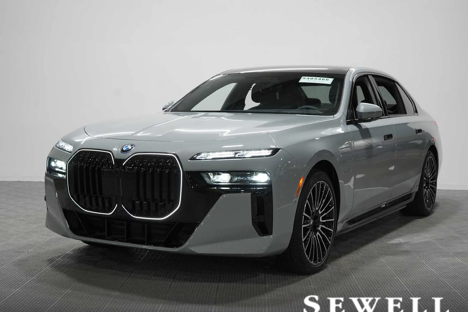 2026 BMW 750e 750e xDrive