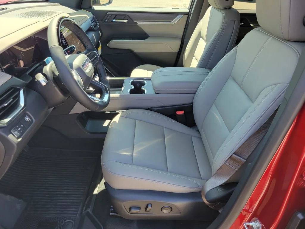 2025 GMC Acadia Elevation - Photo 13