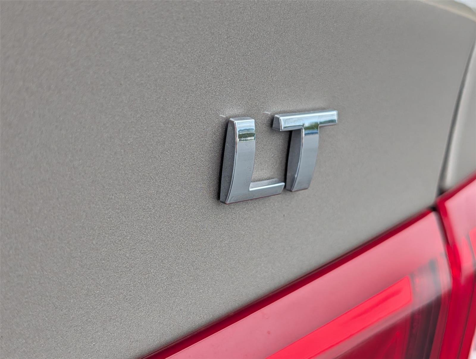 Used 2023 Mineral Gray Metallic Chevrolet LT image 32