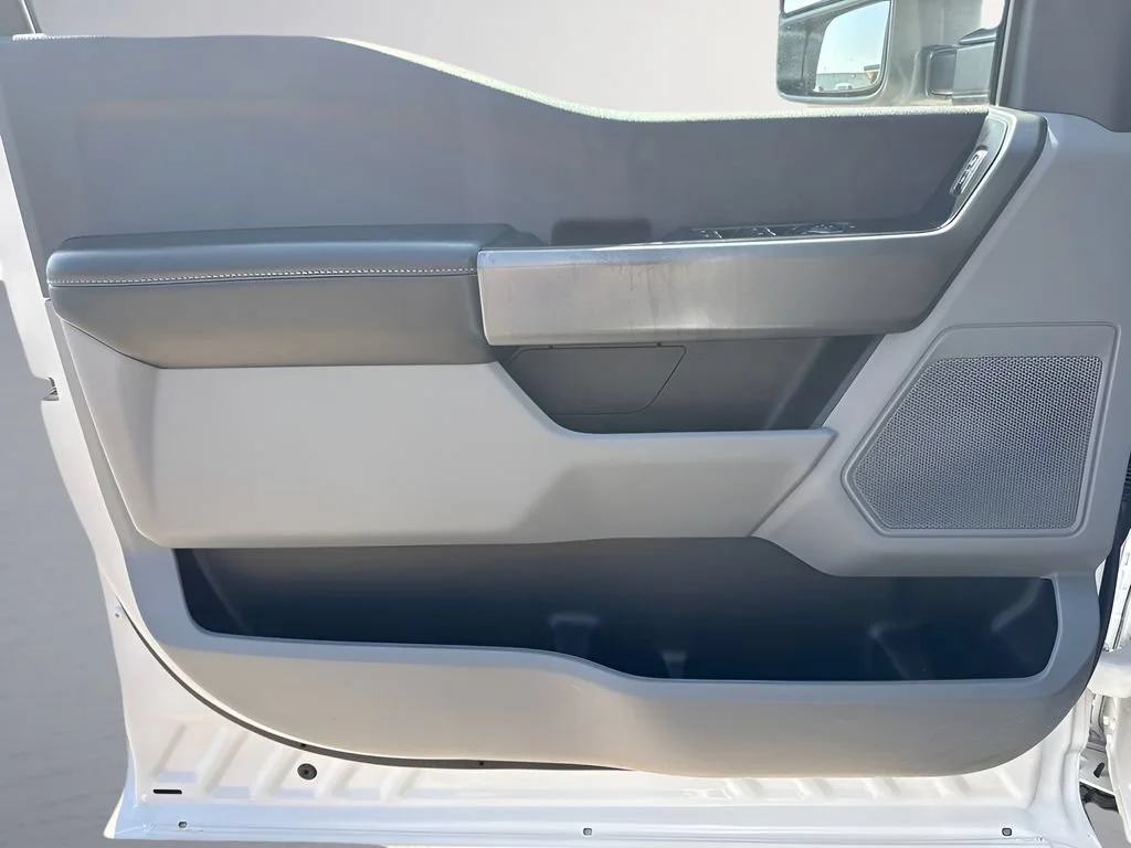 Used 2025 White Ford XL image 26