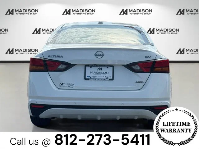 Used 2024 White Nissan 2.5 SV image 6