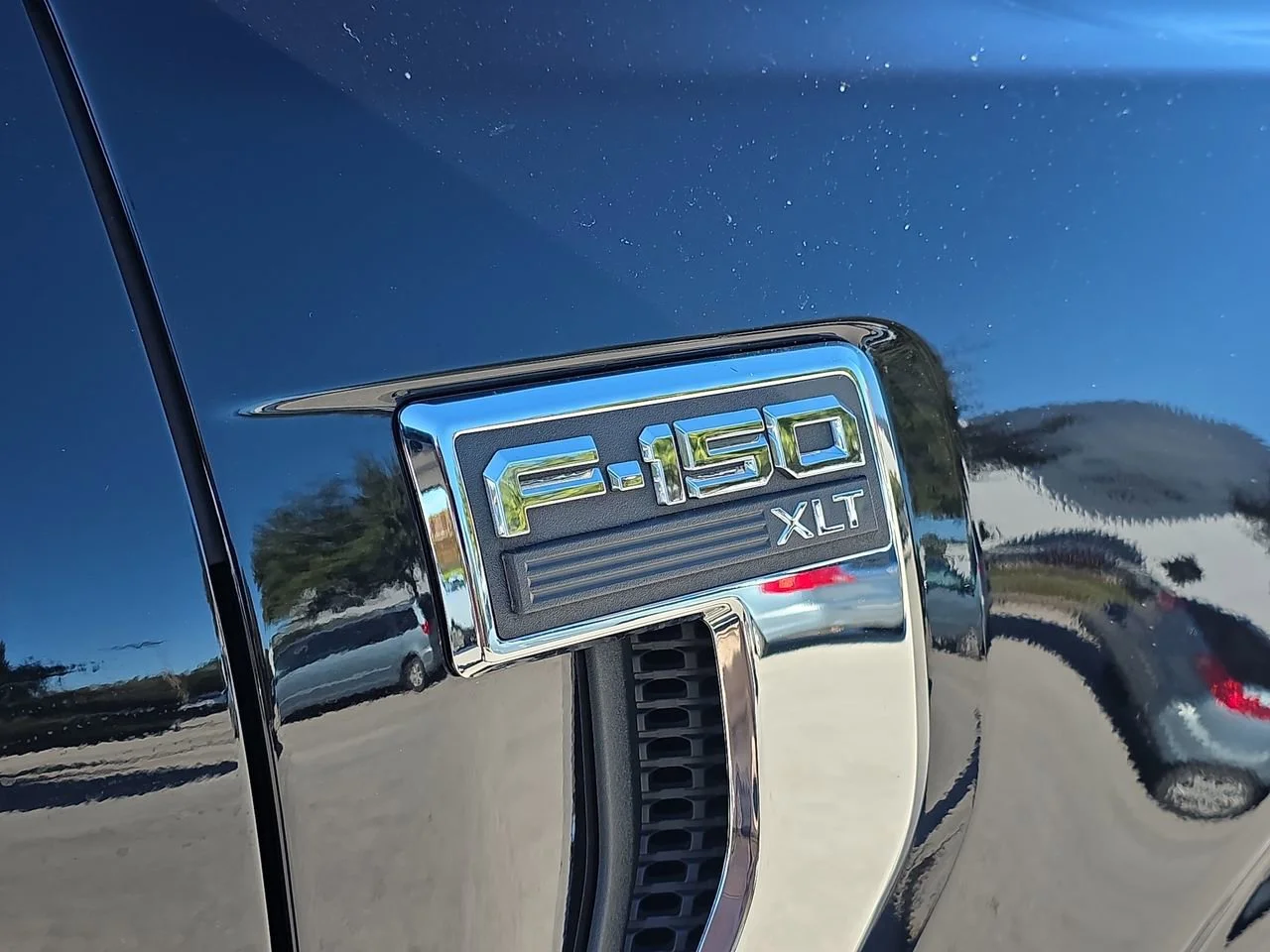 Used 2023 Agate Black Metallic Ford XLT image 46