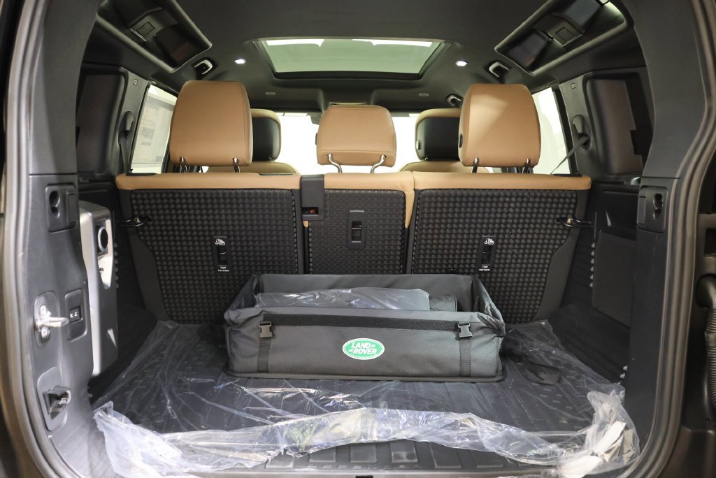 New 2026 Gondwana Stone Metallic Land Rover X-Dynamic SE image 47