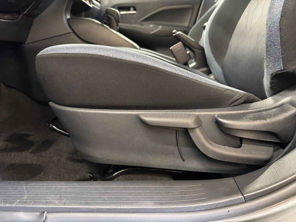 Used 2025 Gun Metallic Nissan 1.6 SV image 15