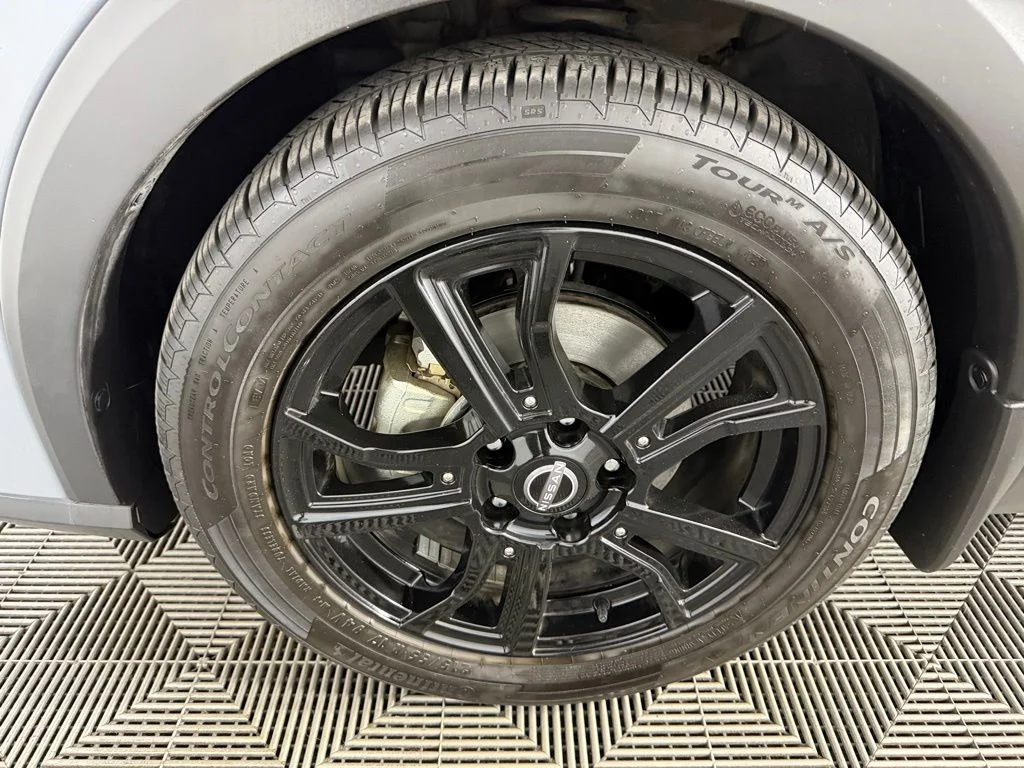 Certified Used 2022 Gray Nissan SR image 12