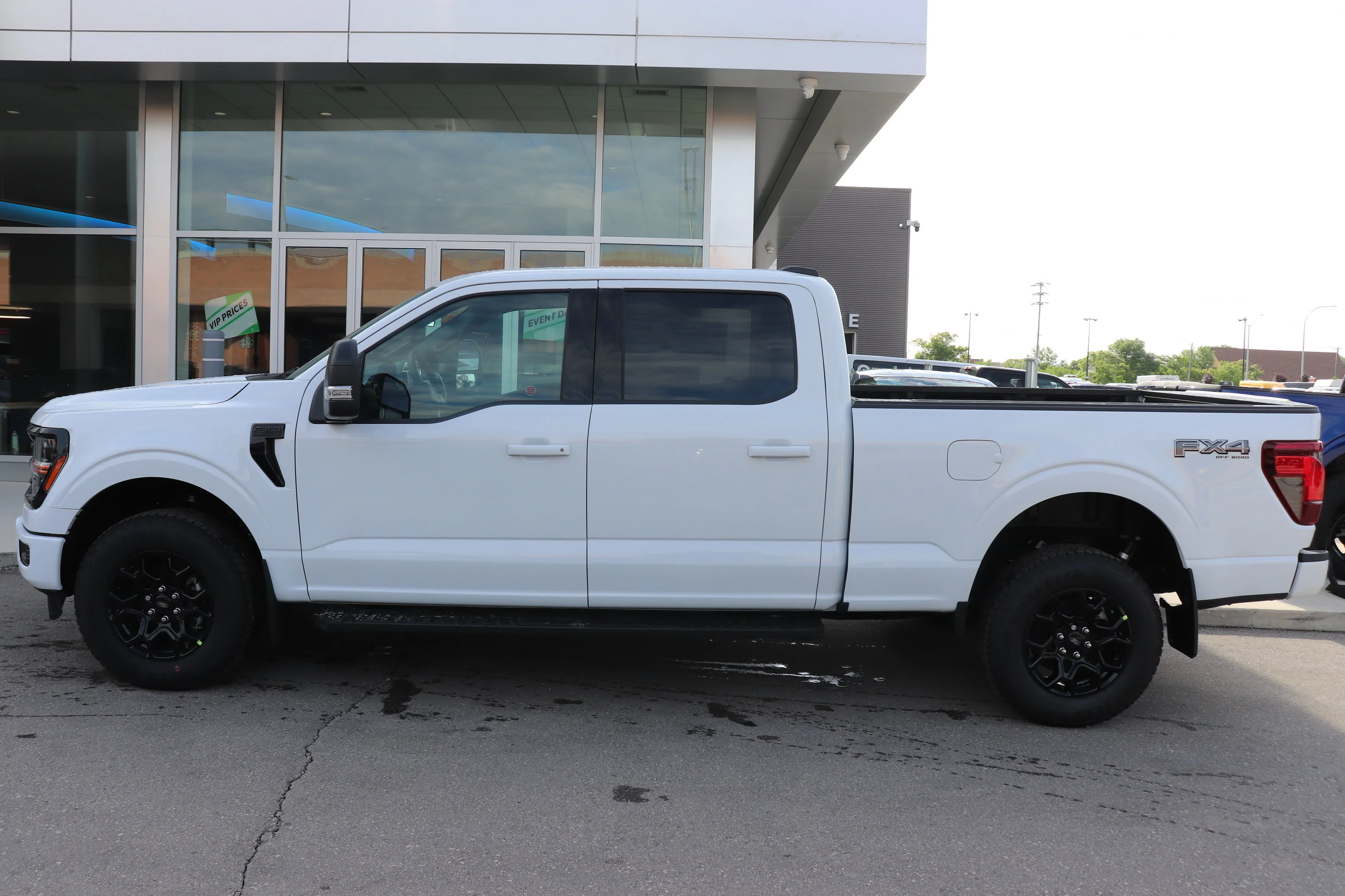 New 2026 OXFORD WHITE Ford XLT image 3