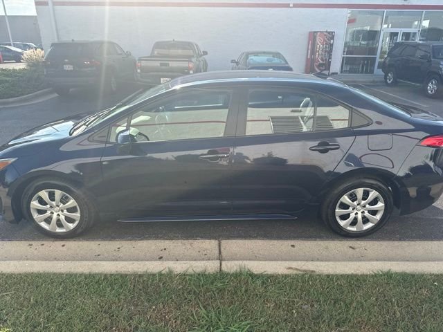 Used 2025  Toyota LE image 4
