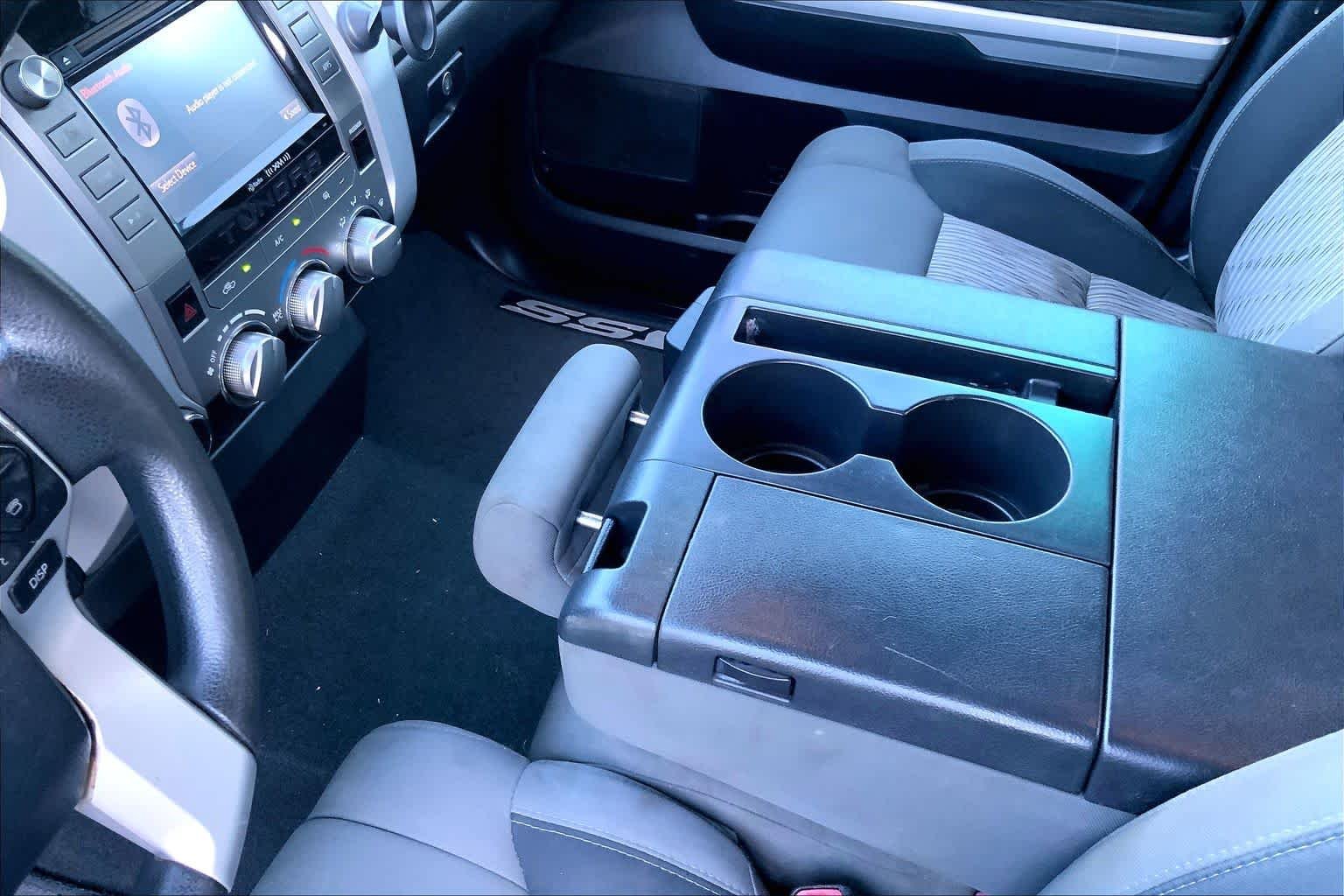 Used 2015 Blue Ribbon Metallic Toyota SR5 image 16