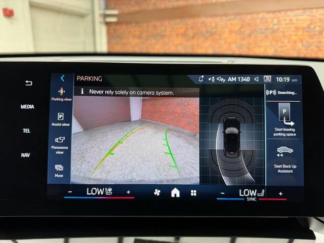 Used 2026 Black BMW xDrive28i image 21